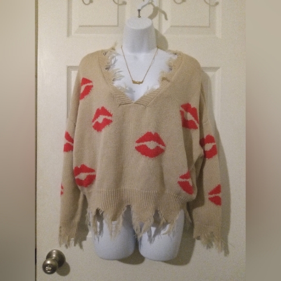 Just Polly Sweaters - Just Polly beige kiss 💋 patterned distressed sweater